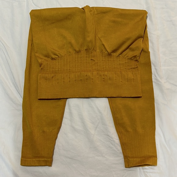 Joy lab high rise ribbed yellow leggings size small. I’m great condition. - Picture 2 of 2